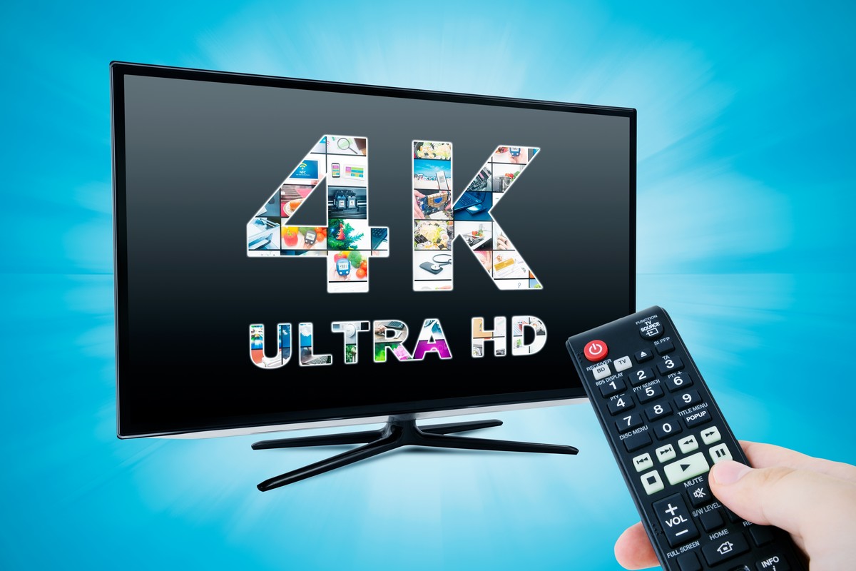 Logo 4K UHD sur télé, pour le lancement de la nouvelle chaîne de Canal+ Box Office
