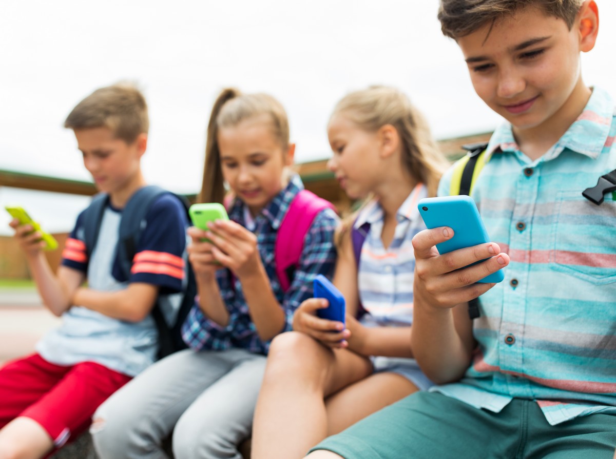 SFR lance son pack Premier mobile pour la rentrée scolaire avec une sélection de smartphones à prix tout doux !