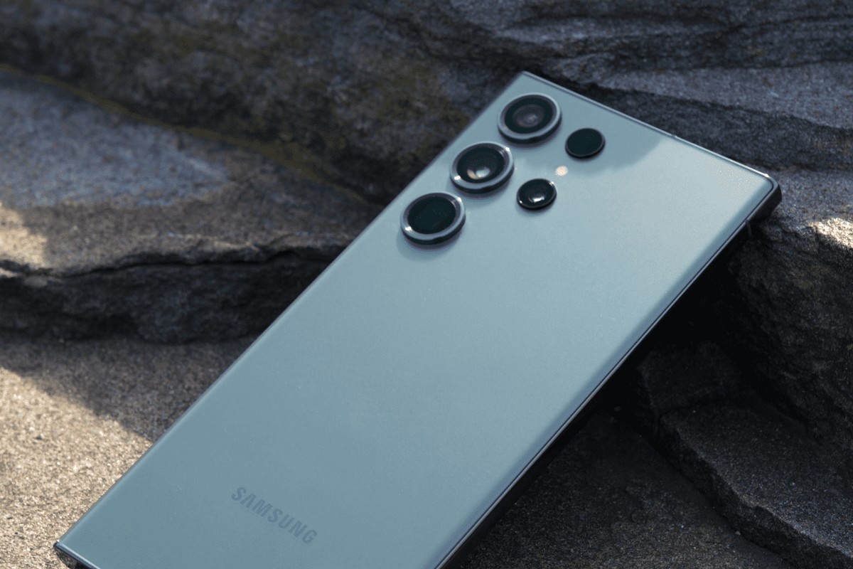 Samsung Galaxy S24 et S24 Ultra avec 240€ de remises sur Rakuten