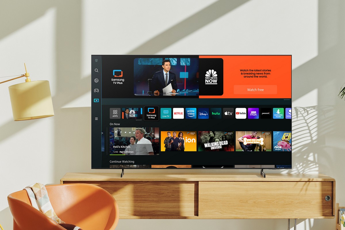 Smart TV dans salon superbe et pas chère grâce aux ventes flash de Bouygues Telecom